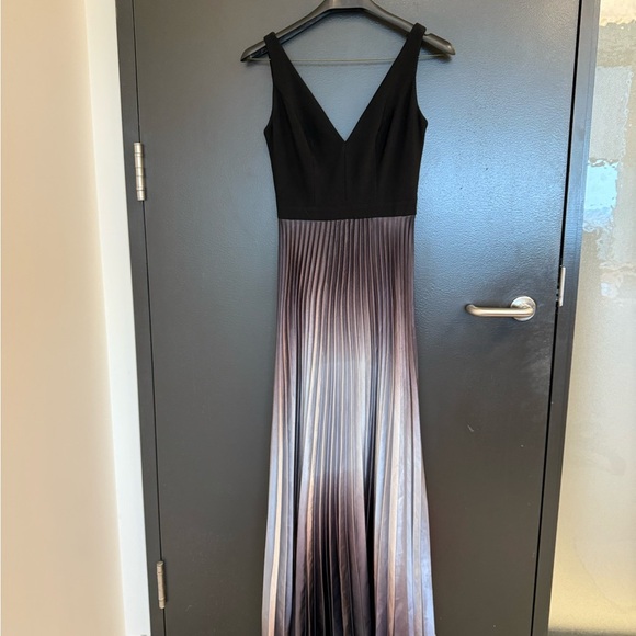 Betsy & Adam size 4 GUC Red Pleated V-Neck Maxi Dress- seee full description - Picture 3 of 16